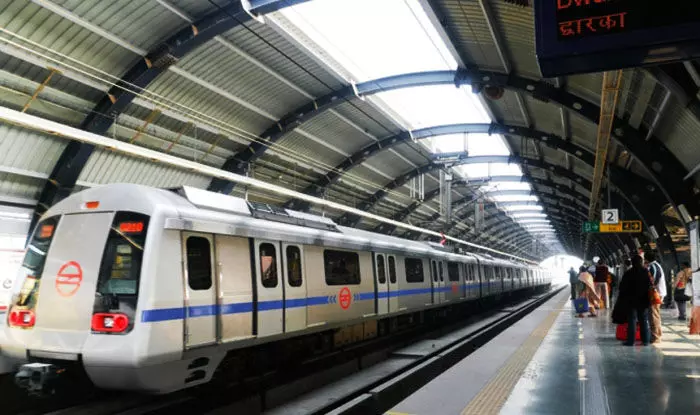 Bharat News, Doors not opened in Metro:  घंटों तक फंसे रहे यात्री मेट्रो में नहीं खुले दरवाजे