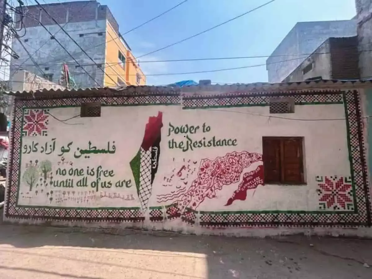 Hyderabad: ‘आर्ट डिस्ट्रिक्ट’ की दीवारों पर प्रतिरोध का भित्तिचित्र सजा