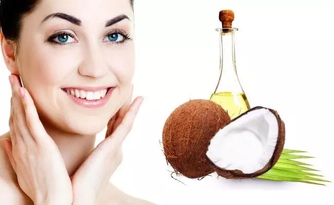 Beauty Tips: अगर आप चेहरे के दाग धब्बे से परेशान  है, तो लगायें नारियल के तेल में मिलाकर यह चीजें