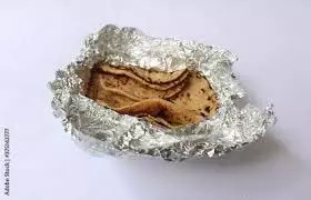 Aluminum Foil:जानिए की सेहत मैं क्या पड़ता होगा असर बटर पेपर और एल्युमिनियम फॉयल मैं खाना पैक करने स