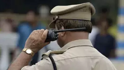 Agra : भ्रष्टाचार एवं लापरवाही को लेकर 55 पुलिसकर्मियों को किया गया निलंबित