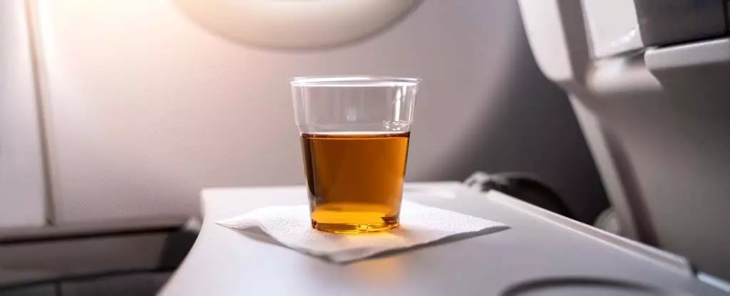 Health| विमान में शराब पीना एक छिपा हुआ खतरा हो सकता है। जानिए क्यों