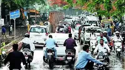 Maharashtra : एनसीसी मुख्यालय के पास यातायात अव्यवस्था से यात्री नाराज