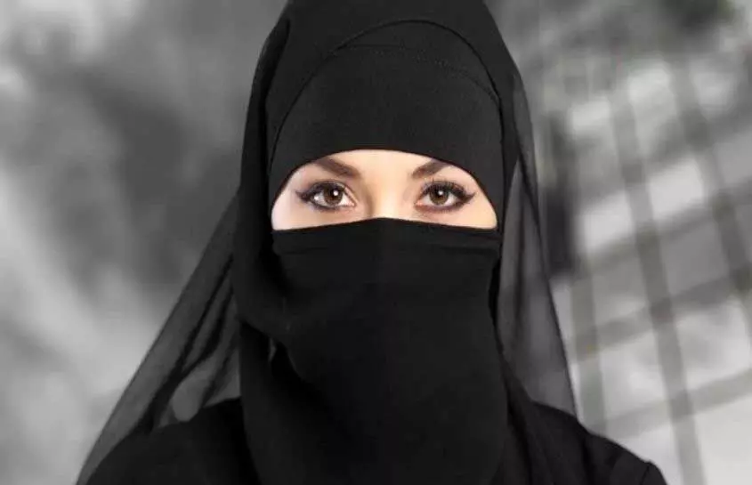 मुस्लिम महिला को फ्लैट आवंटित किए जाने पर बवाल, जानें पूरा मामला