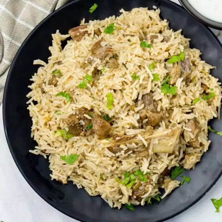 Yakhni Pulao Recipe: इस बकरीद अपने घर पर बनाएं यखनी पुलाव