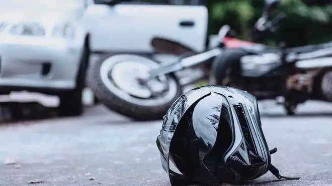 Fatehgarh news: बाइक खड़ी कार से टकराई, सवार की मौत