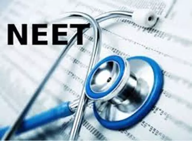 NEET : अनियमितताओं के आरोपों के बीच शिक्षा मंत्री ने पूछा