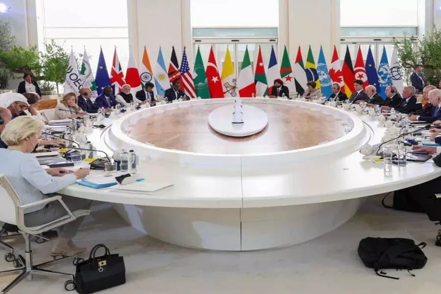 G7 आउटरीच सत्र में पीएम मोदी ने प्रौद्योगिकी में एकाधिकार समाप्त करने का आह्वान किया