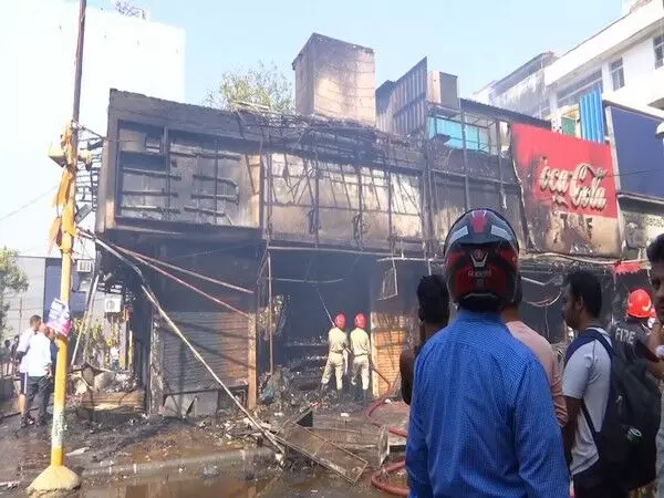 Delhi News : आग लगने से 5 दुकानें जलकर खाक