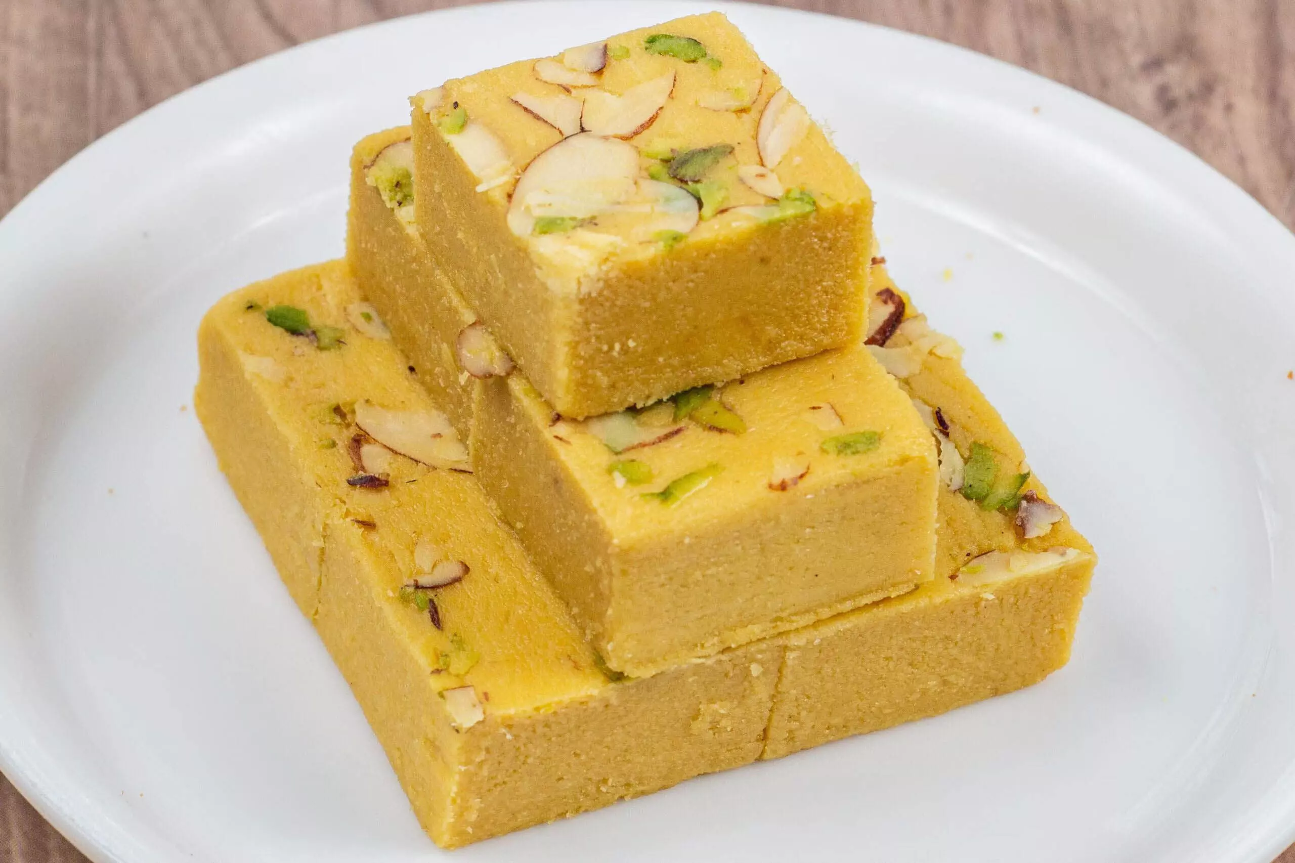 SOAN PAPDI RECIPE: जानिए टेस्टी SOAN पापड़ी मार्किट जैसी घर में