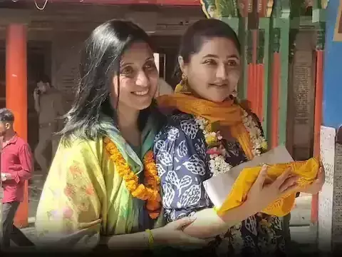 भगवान राम का आशीर्वाद लेने अयोध्या पहुंची Rashmi Desai