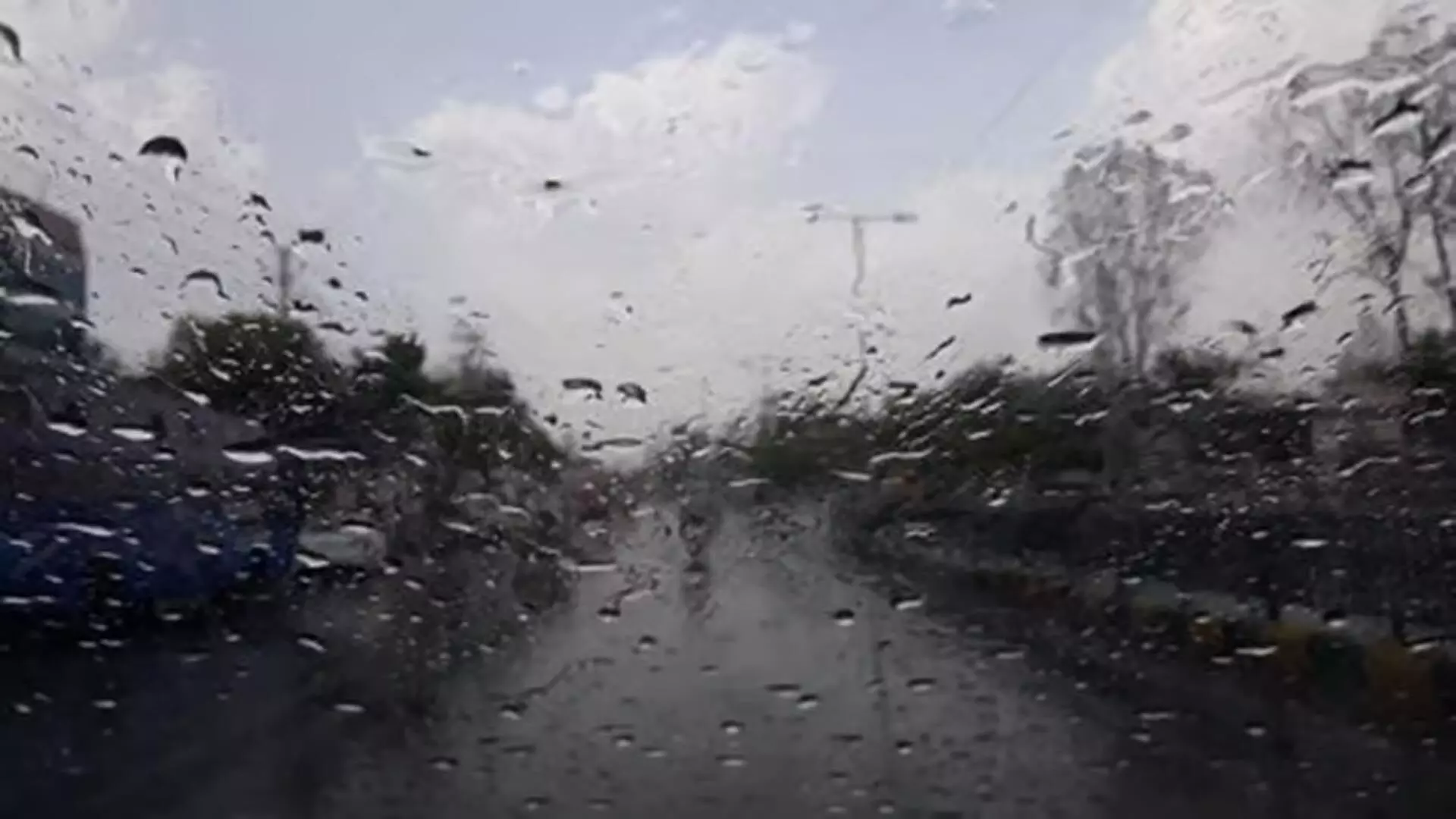 Bengaluru में मौसम: कुछ स्थानों पर बारिश और गरज के साथ बौछारें पड़ने की संभावना