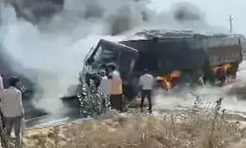 Jodhpur: टैंकर से टकराने के बाद ट्रेलर में लगी भीषण आग, ड्राइवर जिंदा जला