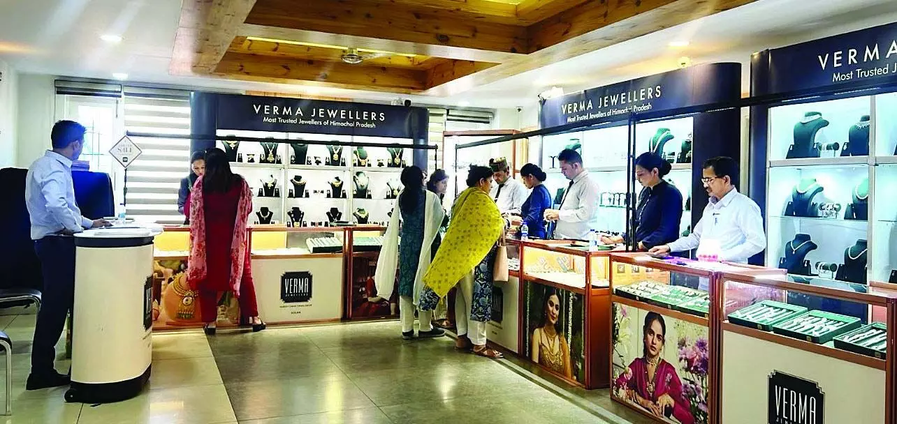 Customer Demand पर वर्मा ज्वेलर्स ने सोलन में लगाई प्रदर्शनी