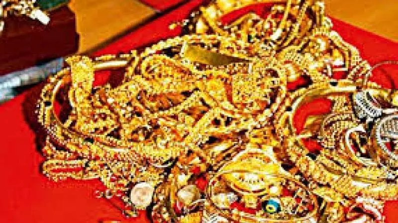 Telangana: पुलिस ने 2 करोड़ रुपये मूल्य के बेहिसाब सोने, हीरे और चांदी के सामान जब्त, 2 गिरफ्तार