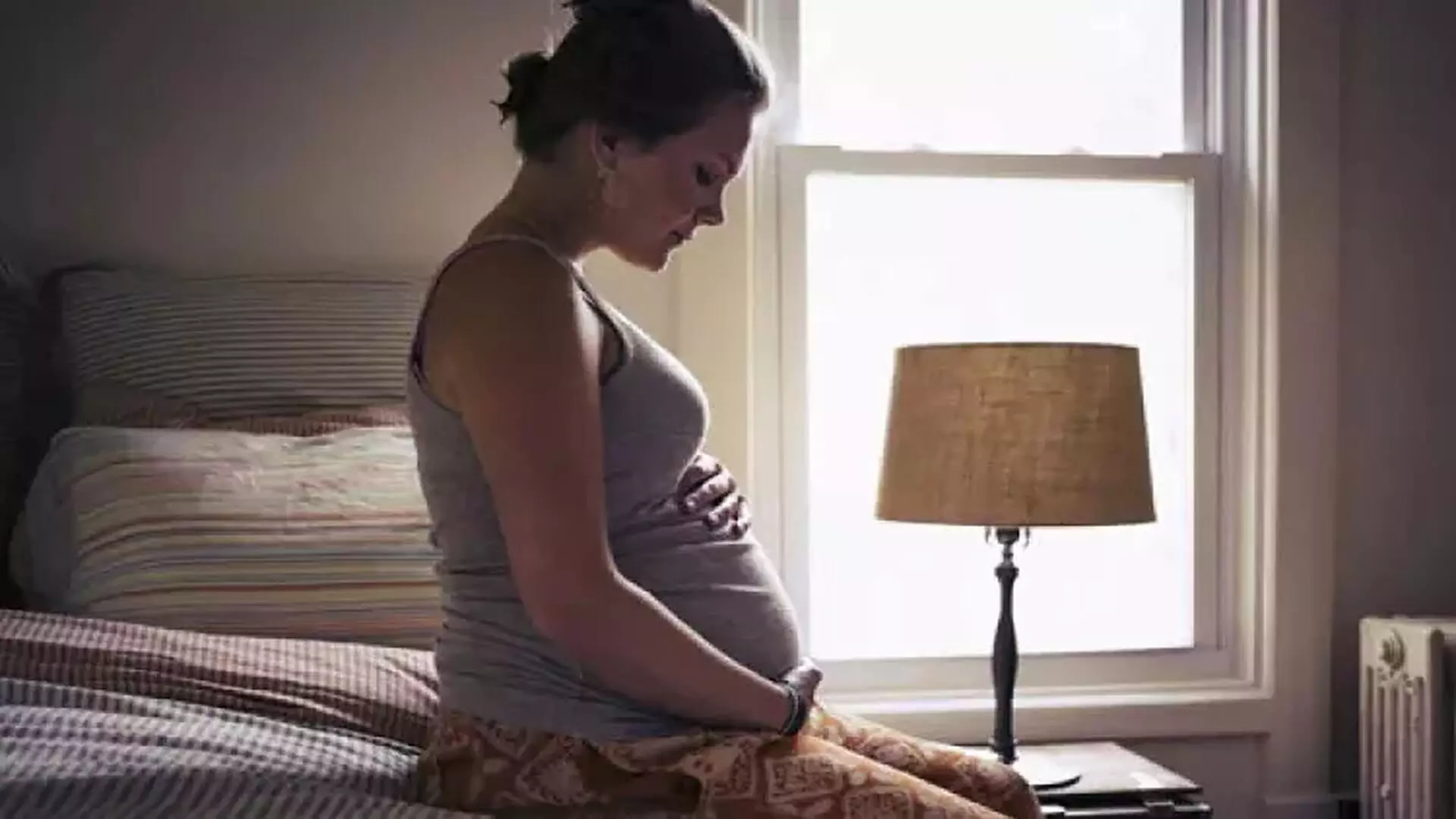 Covid टीकाकरण के बाद गर्भवती महिलाओं में सीजेरियन जन्म का जोखिम हुआ कम
