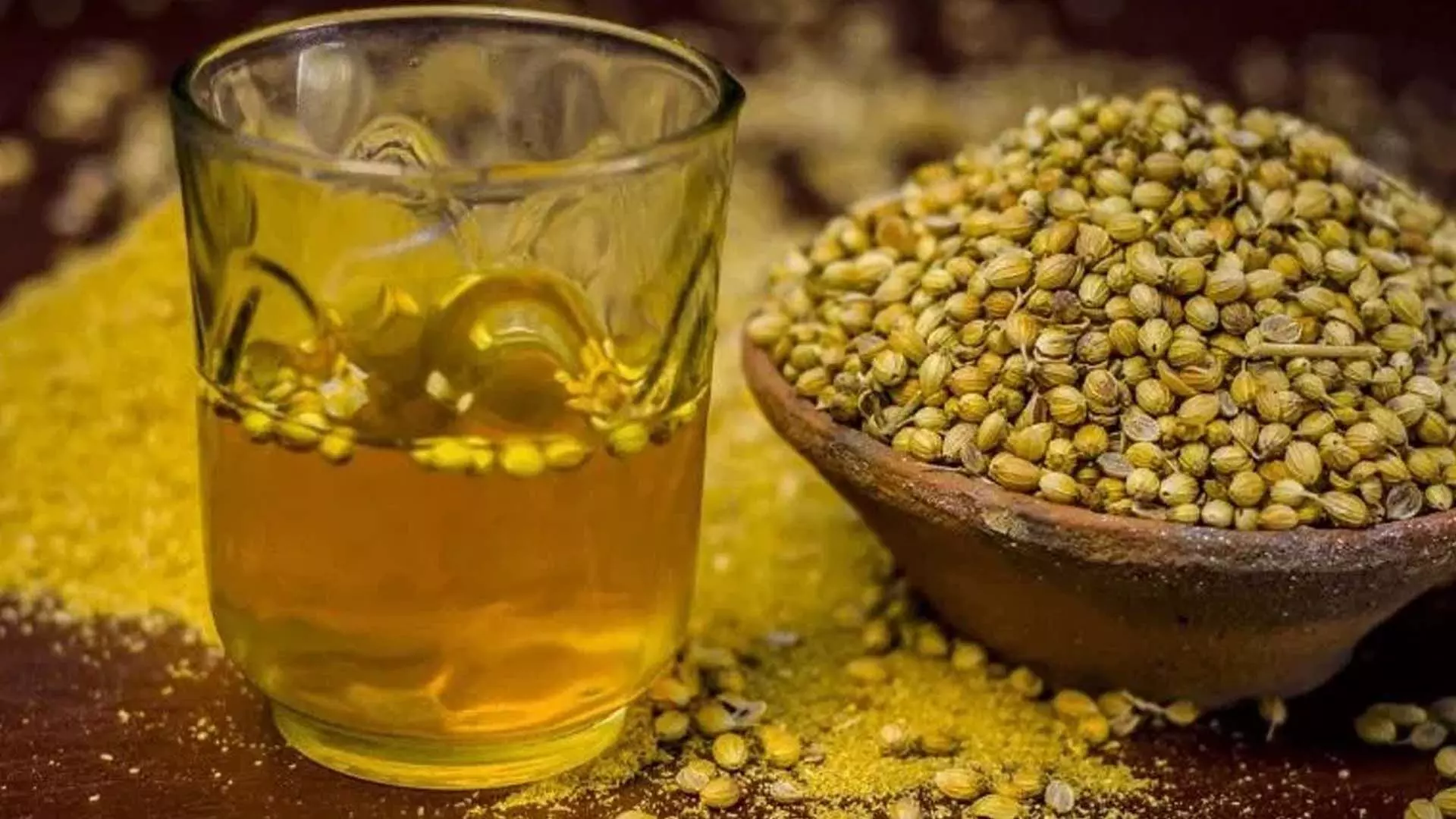 Coriander water: कई बिमारियों का इलाज हैं साबुत धनिए का पानी जानें इसके फायदे