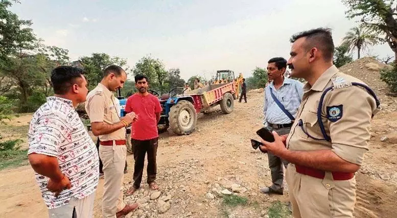Palampur: पुलिस ने बैजनाथ खनन माफिया को बनाया निशाना, फिर भी वे मजे से काम करते रहे