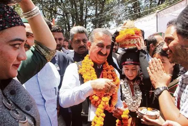 Shimla: मुख्यमंत्री ने हिमाचल प्रदेश विश्वविद्यालय में पुरानी यादें ताज़ा कीं