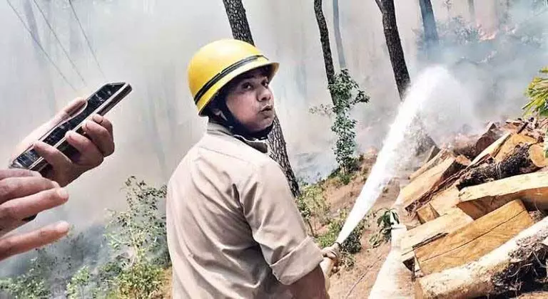 Dharmashaala में दहशत, वार मेमोरियल पहुंचीं आग की लपटें