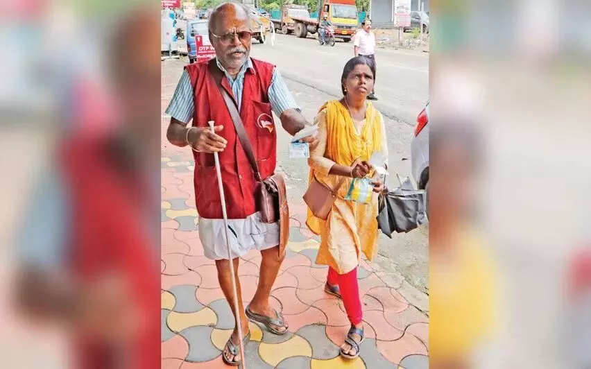 Kerala news : कोट्टायम में अंधे लॉटरी विक्रेताओं को रोजाना चोरी का सामना करना पड़ता
