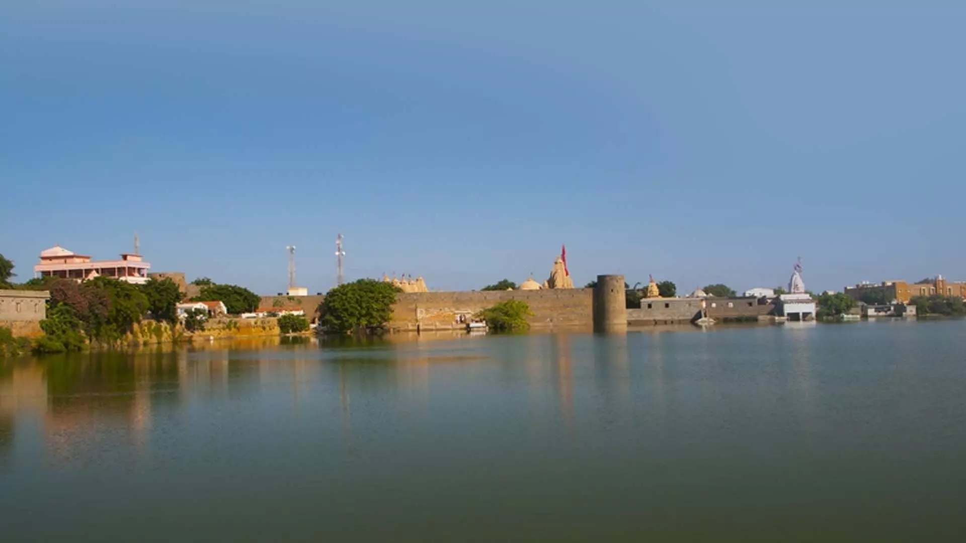 Narayan Sarovar: पाँच महत्वपूर्ण सरोवरों में शामिल है गुजरात का नारायण सरोवर