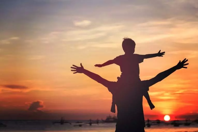 International Fathers Day: पिता-पुत्र के संबंध की संस्कृति को बनाएं जीवंत