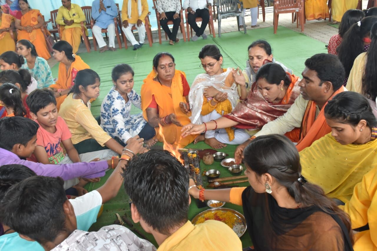 Raipur: गायत्री जयंती गंगा दशहरा पर्व पर व्यक्तित्व निर्माण युवा शिविर का समापन