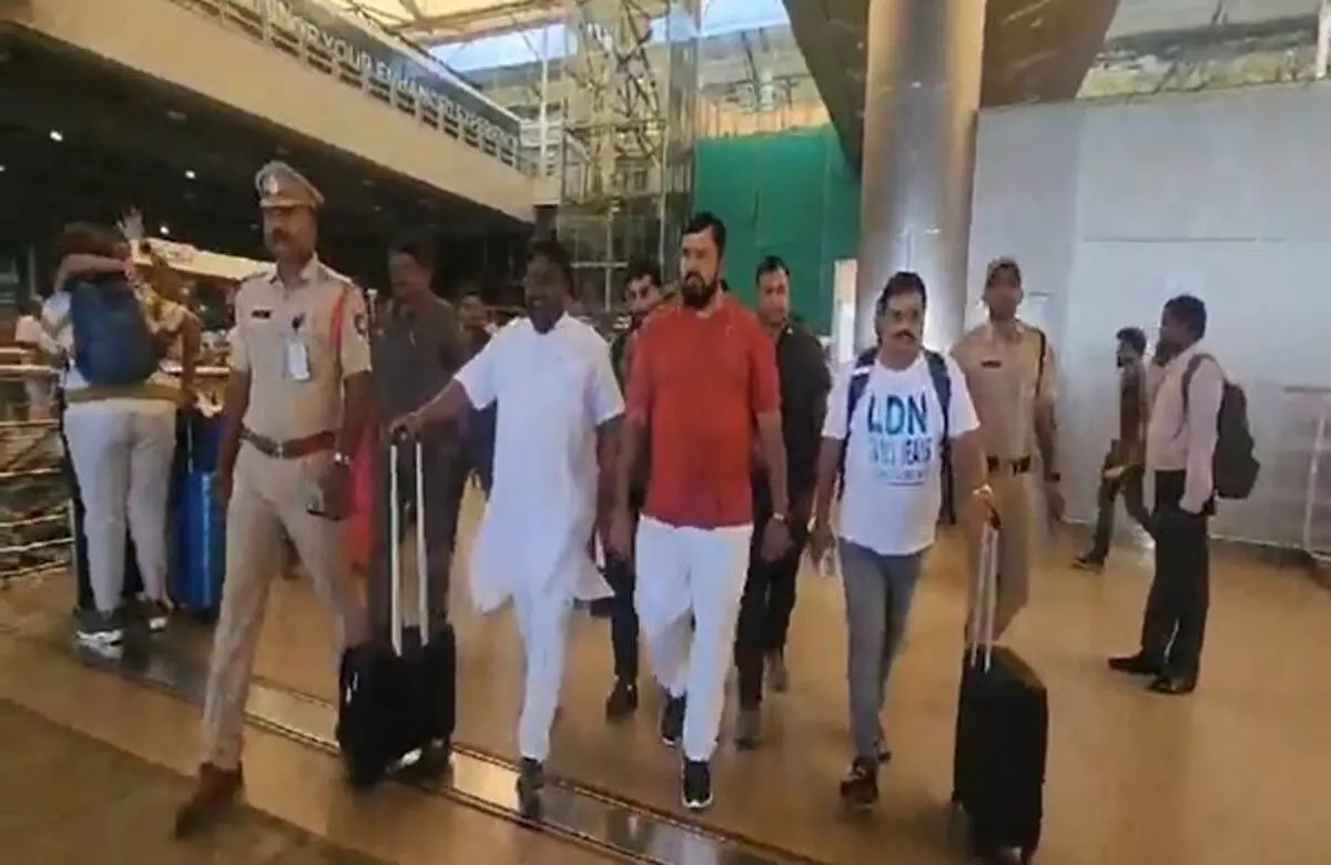 Hyderabad: भाजपा विधायक राजा सिंह हवाई अड्डे पर गिरफ्तार