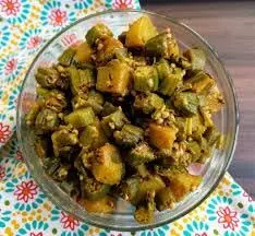 Aloo Bhindi Ki Sabzi: जानिए घर पर कैसे बनाएं आलू भिंडी की ये स्वादिष्ट सब्जी