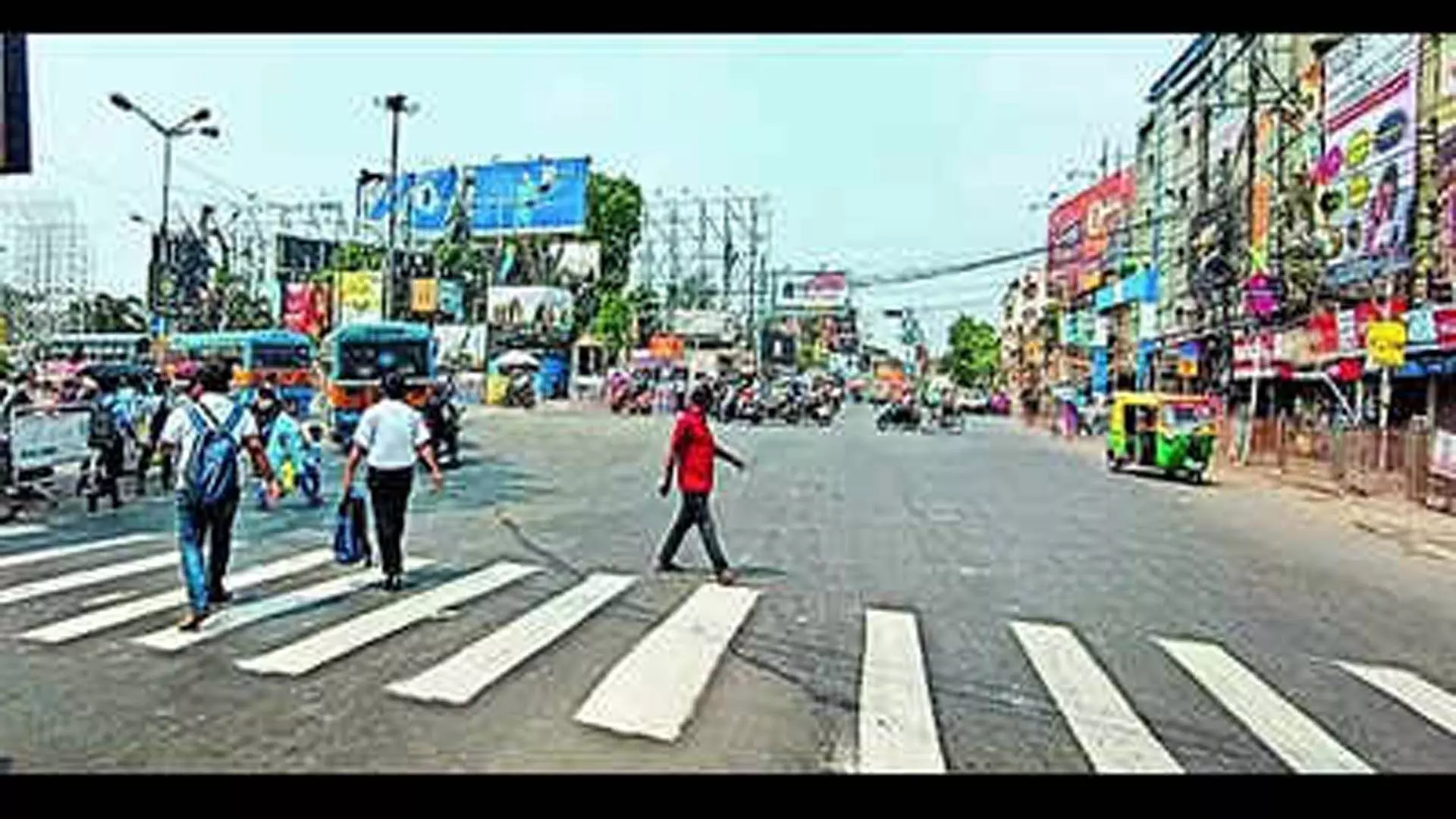 Kolkata News : हवाई अड्डे के वीआईपी रोड पैदल यात्री सबवे के गेट बनाने के लिए स्थानों की पहचान की