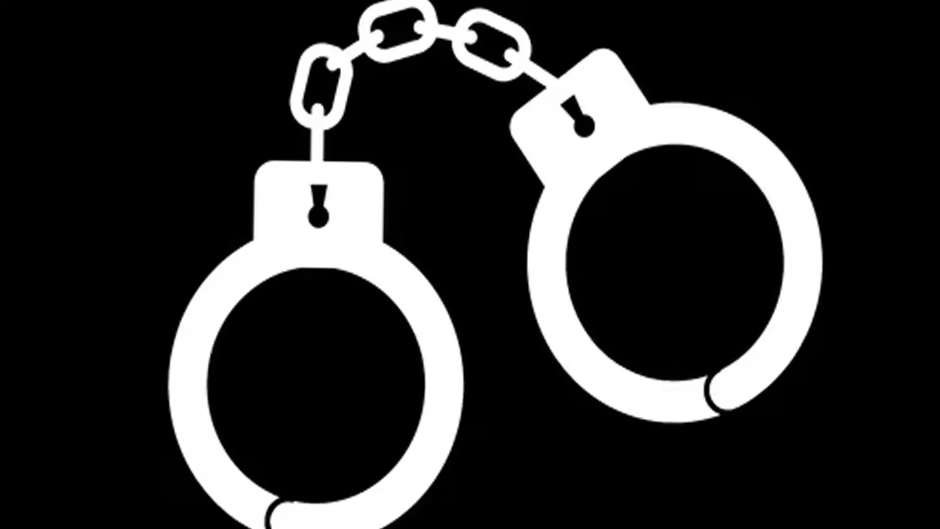 CHANDIGAD NEWS: नशे में धुत व्यक्ति ने पुलिस बैरिकेड्स में कार घुसाई, गिरफ्तार