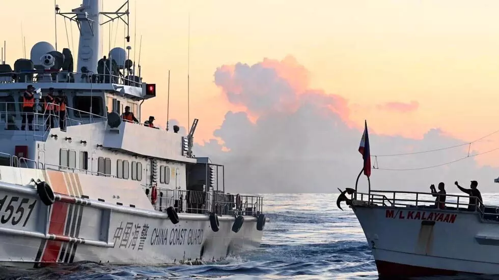 Beijing: चीन सागर में चीनी जहाज ने फिलीपीन आपूर्ति जहाज को टक्कर मारी