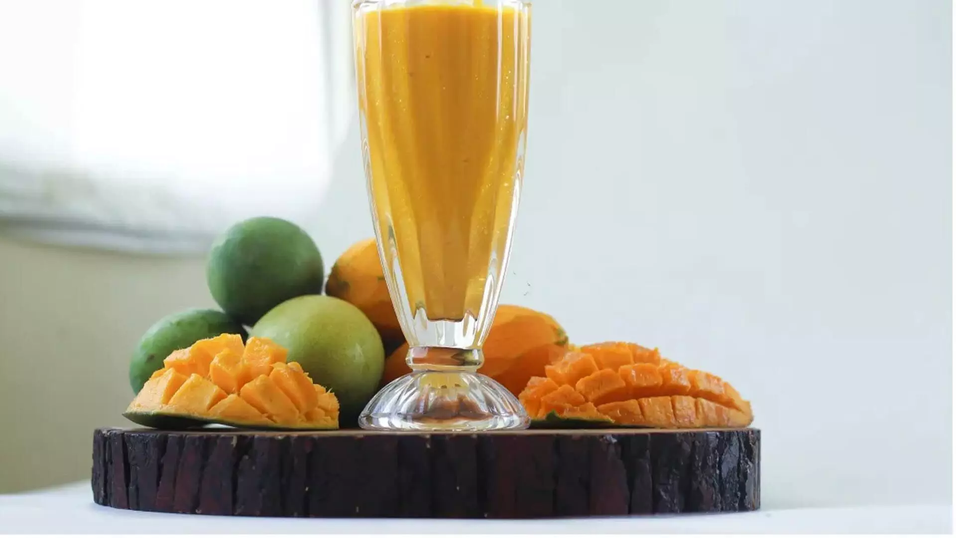 Mango Smoothie: सेहत का खजाना है ओट्स मैंगो स्मूदी