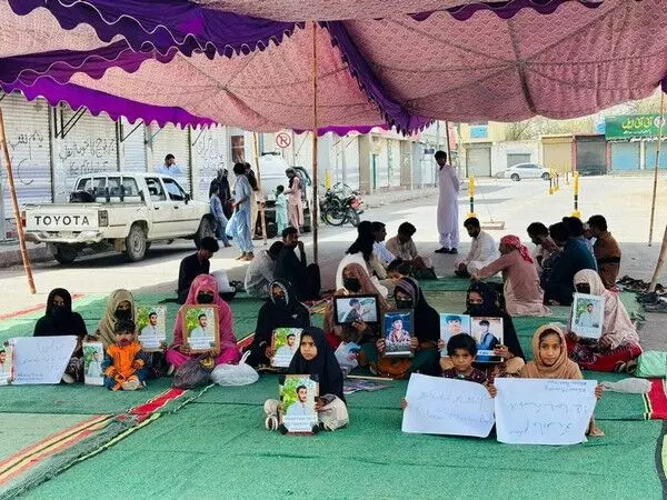 Pakistan : जबरन गायब किए गए लोगों को उजागर करने के लिए ईद पर बलूचों ने किया विरोध प्रदर्शन