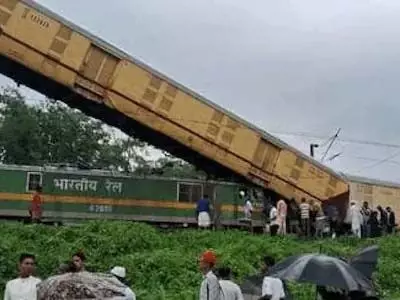 Darjeeling: एक्सप्रेस ट्रेन मालगाड़ी से टक्कर, 8 लोगों की मौत