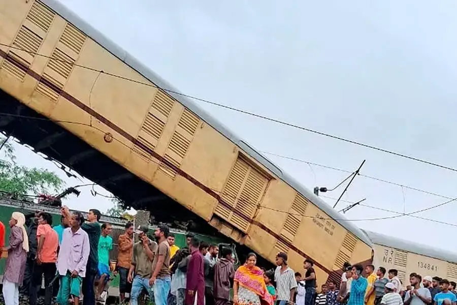 Kanchanjungha Express accident in Bengal: रेल मंत्री अश्विनी वैष्णव राहत कार्यों का जायजा लेंगे