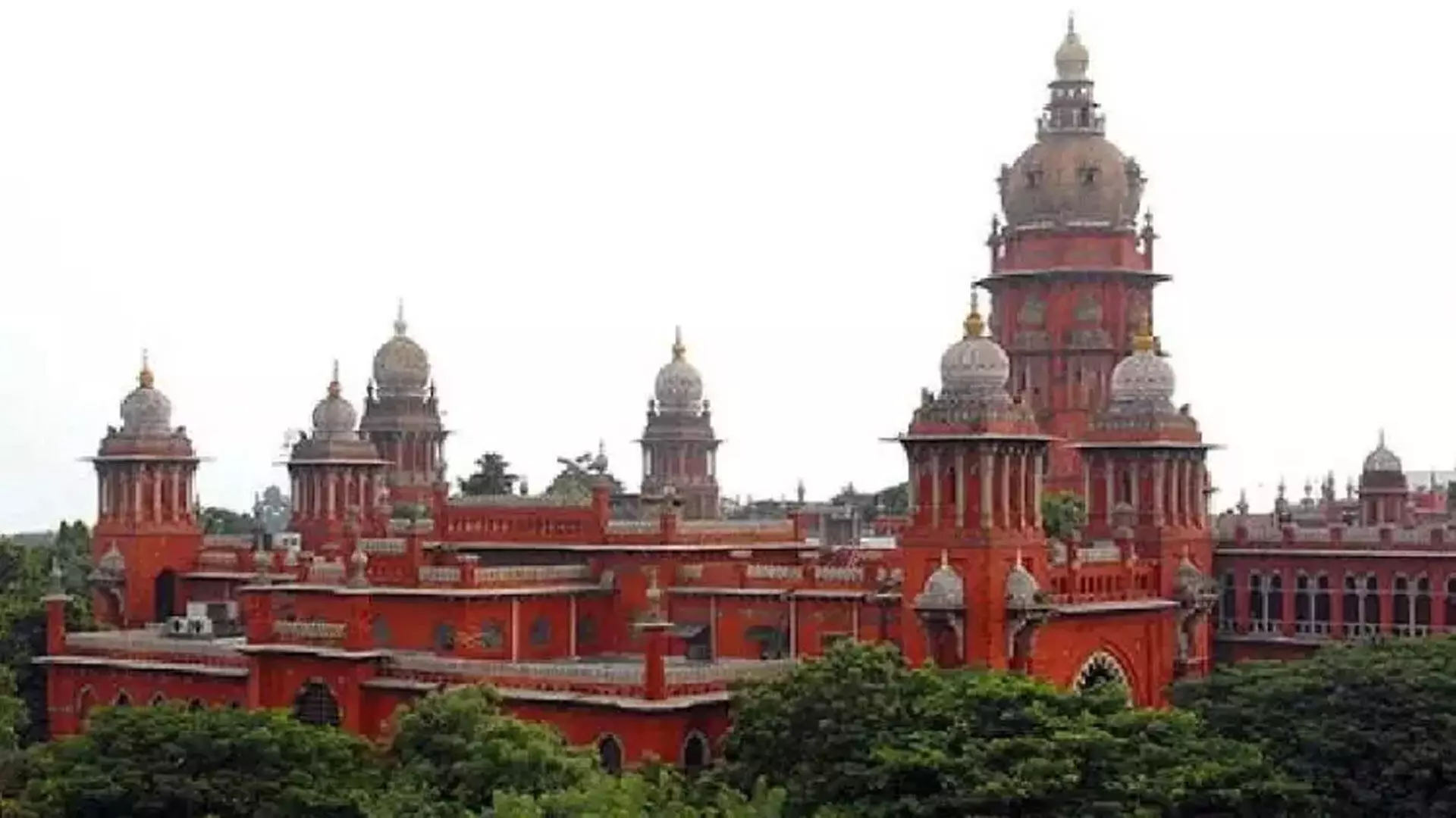 Madras High Court ने कहा कि जाति, नस्ल, रंग, धर्म, शारीरिक बनावट के आधार पर किसी व्यक्ति का उपहास करना क्रूरता