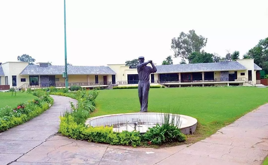 Chandigarh news: चंडीगढ़ गोल्फ रेंज के सदस्यों में टकराव