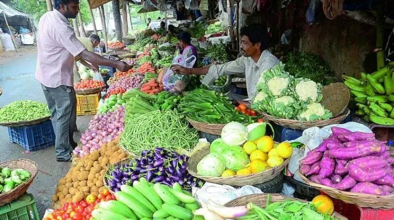 Andhra Pradesh News: विशाखापत्तनम में फल और सब्जियां महंगी हो गई