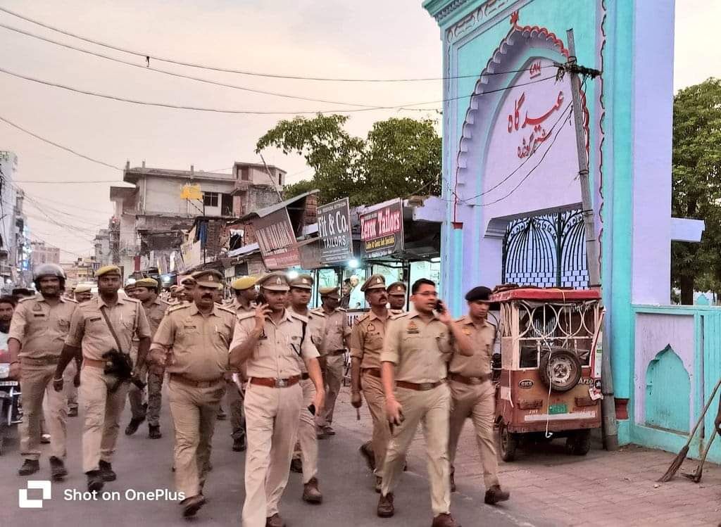 Gonda: त्यौहार में साम्प्रदायिक सौहार्द एवं शान्ति व्यवस्था बिगाड़ने वालों के विरूद्ध कड़ी कार्यवाही करने की चेतावनी