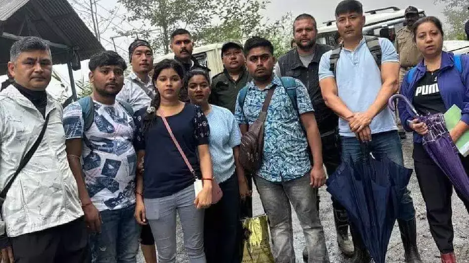 Sikkim News: उत्तरी सिक्किम में फंसे पर्यटकों को निकालने की प्रक्रिया शुरू