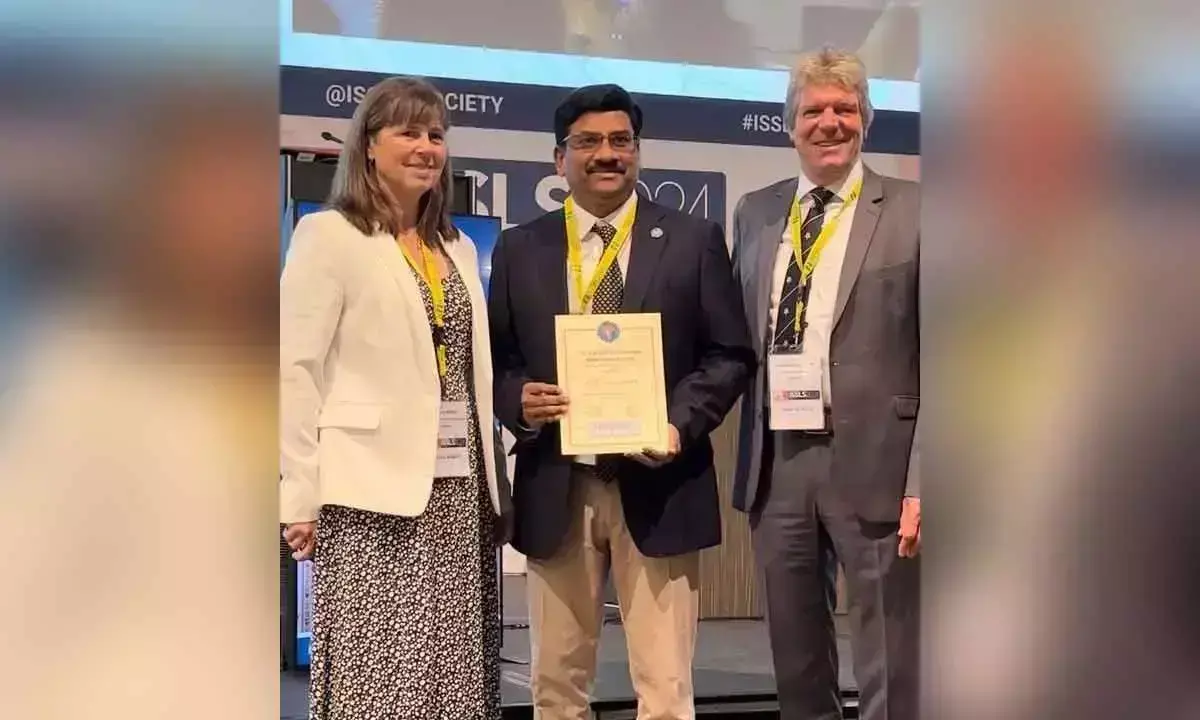 Andhra Pradesh: मल्लिका स्पाइन सेंटर के निदेशक को दो अंतरराष्ट्रीय पुरस्कार मिले