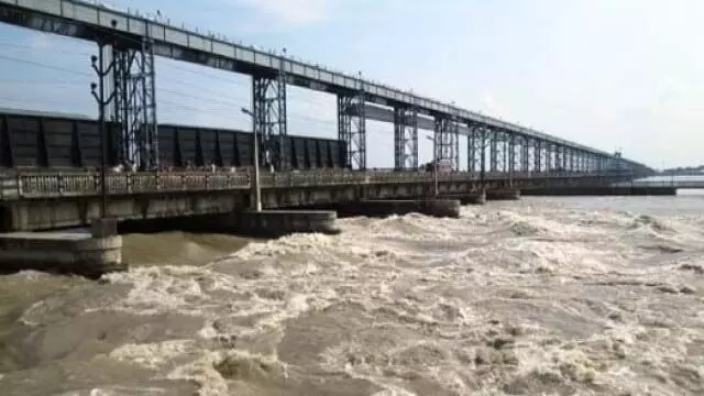 Bihar: कोसी नदी में उफान, खोले गए बराज के 16 फाटक