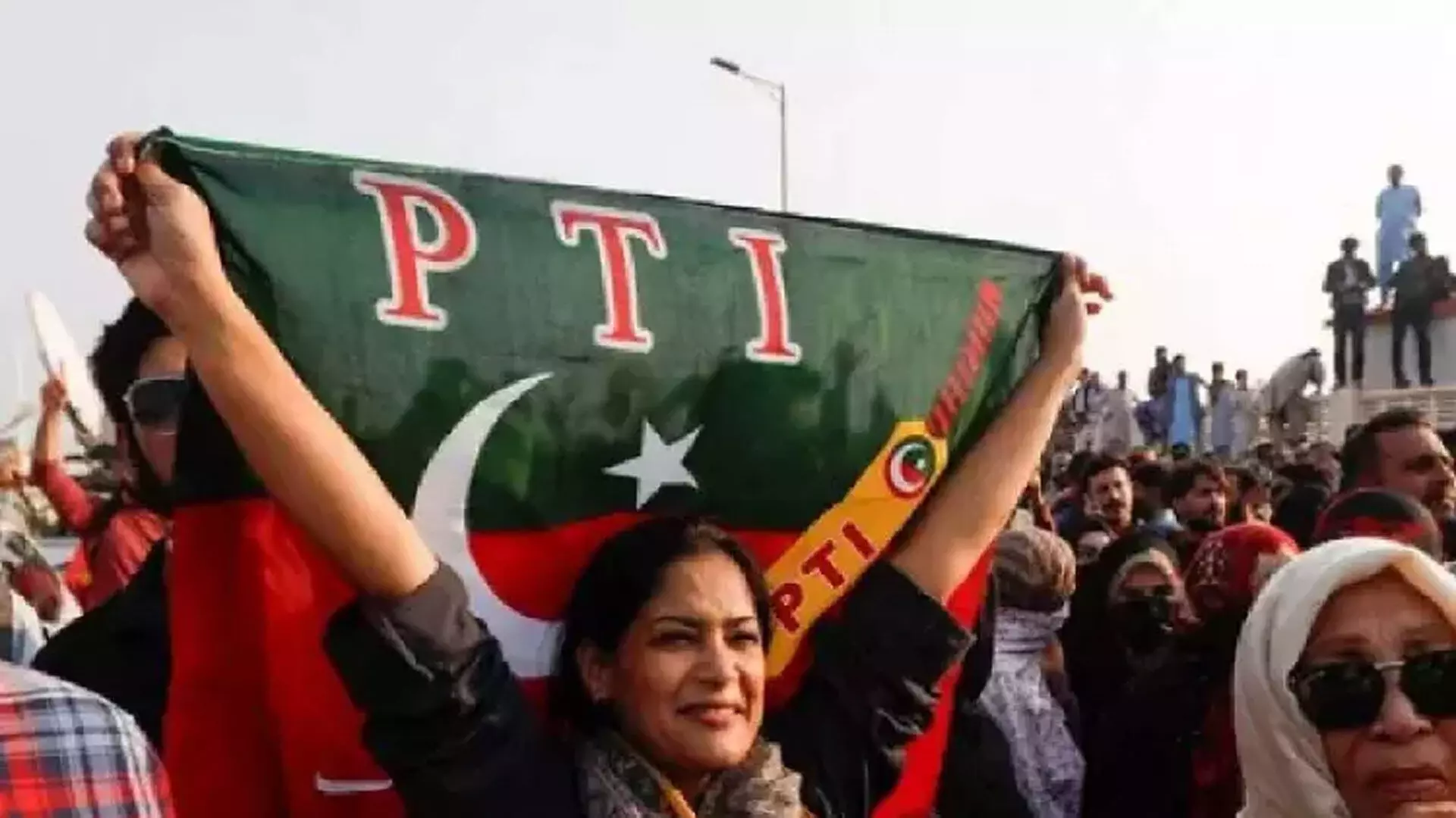 Rawalpindi पुलिस ने पाकिस्तान तहरीक-ए-इंसाफ के कई नेताओं के खिलाफ मामला दर्ज किया