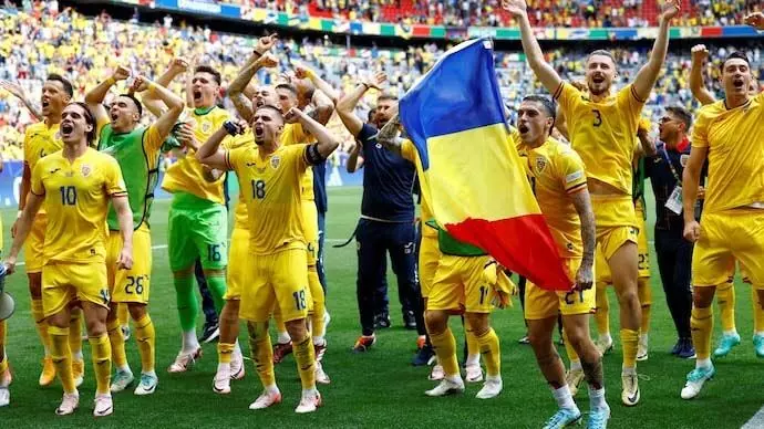 Sports: रोमानिया ने ग्रुप ई के पहले मैच में यूक्रेन को 3-0 से हराया