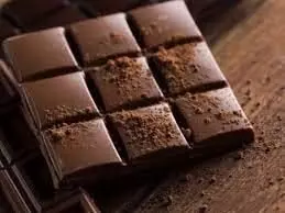 Dark Chocolate: कही आप भी ज्यादा तो नहीं खाते डार्क चॉकलेट, जाने 4 नुकसान