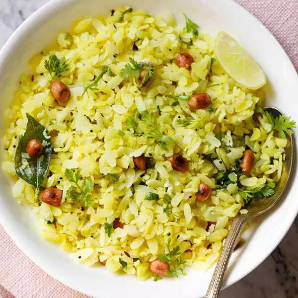 TASTY POHA RECIPE :बनाइये नास्ता में टेस्टी और हेल्दी झटपट बनेगा ये पोहा