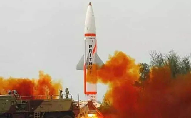 New Delhi:भारत के पास पाकिस्तान से ज़्यादा परमाणु हथियार हैं