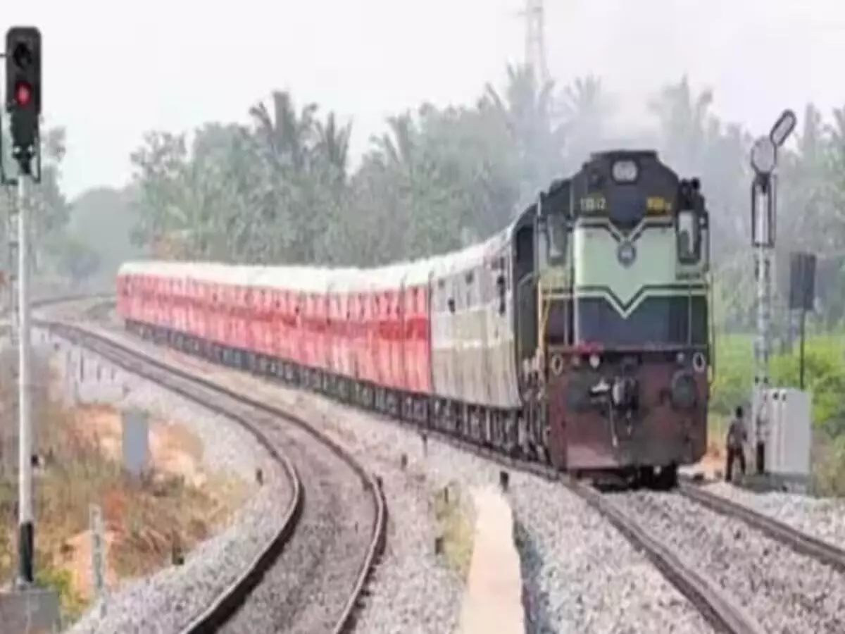 पश्चिम बंगालः Kanchenjunga Express train दुर्घटना के बाद कई ट्रेनें रद्द, कई ट्रेनों का रूट डायवर्ट